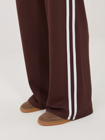 Czekoladowe dresowe spodnie z wysokim stanem