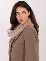 Ciemnobeżowy przyjemny w dotyku komin