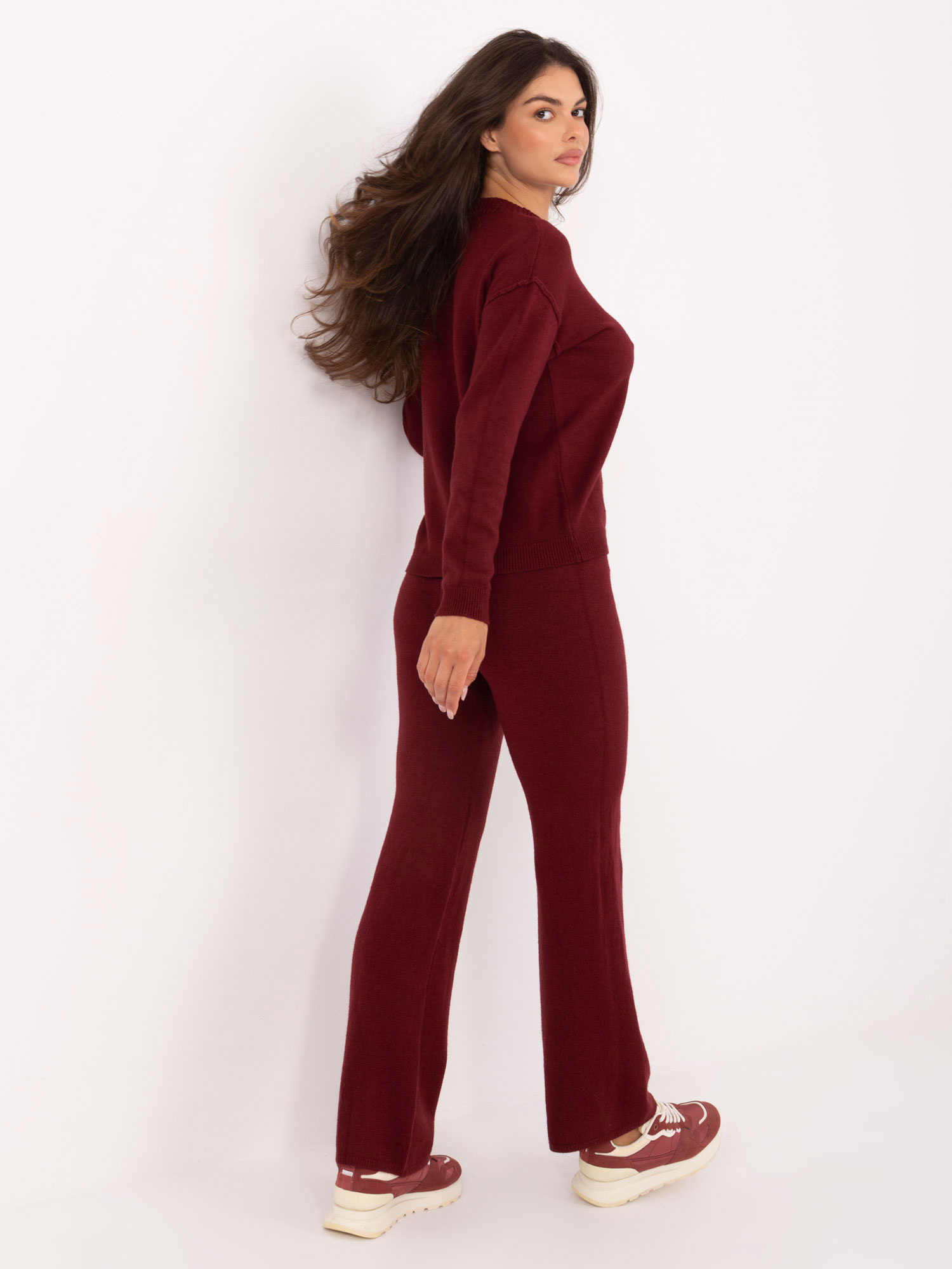 Burgundy casual knit set.