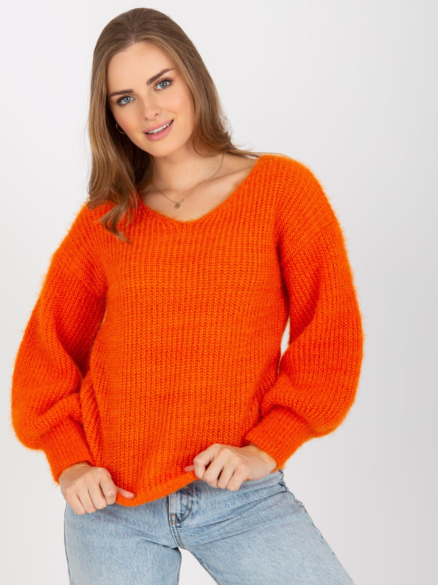 Pomarańczowy puszysty sweter klasyczny z moherem OCH BELLA