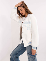 Hurtownia online Ecru  damska bluza bomberka z haftem