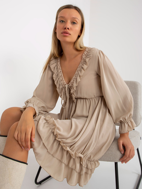 Hurt Beżowa mini sukienka z falbaną w stylu boho OCH BELLA