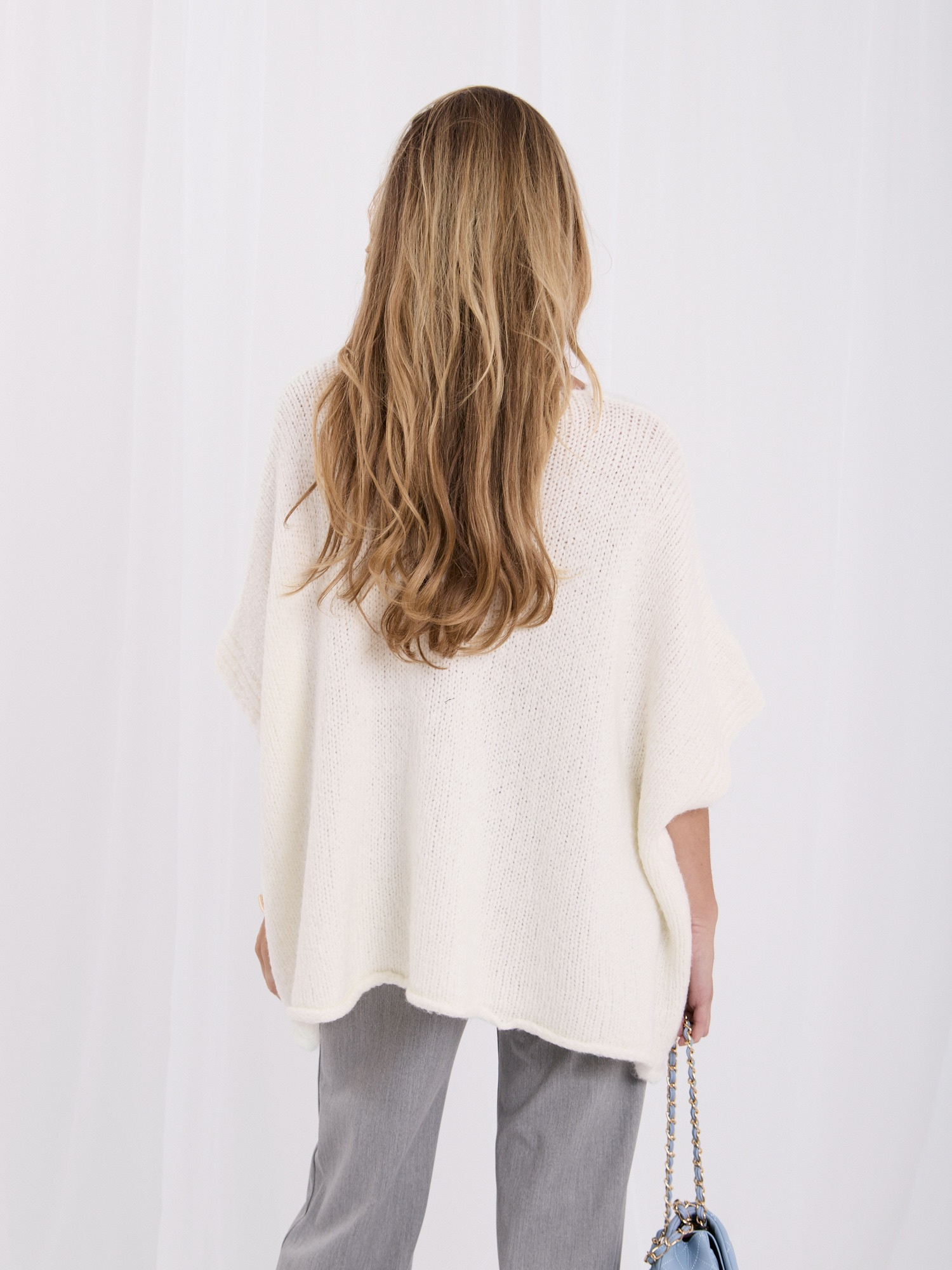 Ecru damski sweter oversize z rękawem 3/4