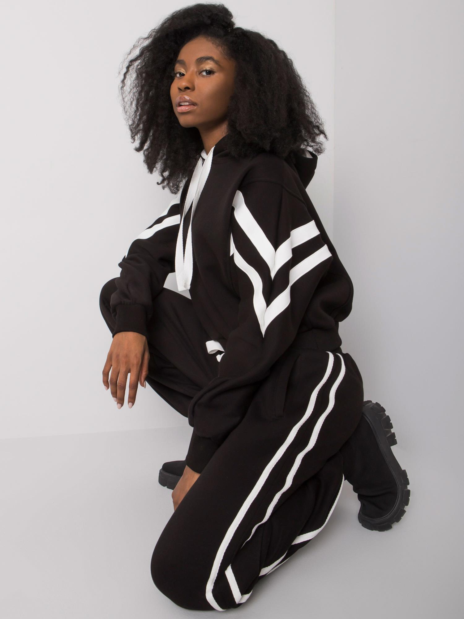 Black casual set with Stacy stripes 