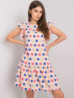 Jasnoróżowa sukienka z falbaną Eria