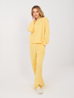 Pastelowy żółty komplet z szerokimi spodniami 