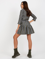 Hurt Ciemnoszara sukienka koktajlowa w paski z wiązaniem