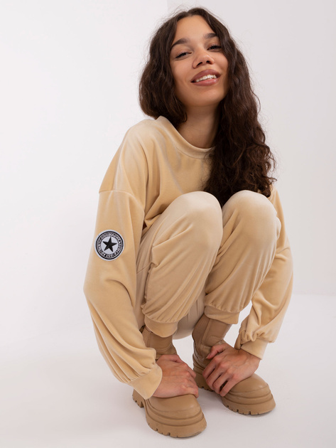 Hurt Beżowy damski komplet welurowy ze spodniami