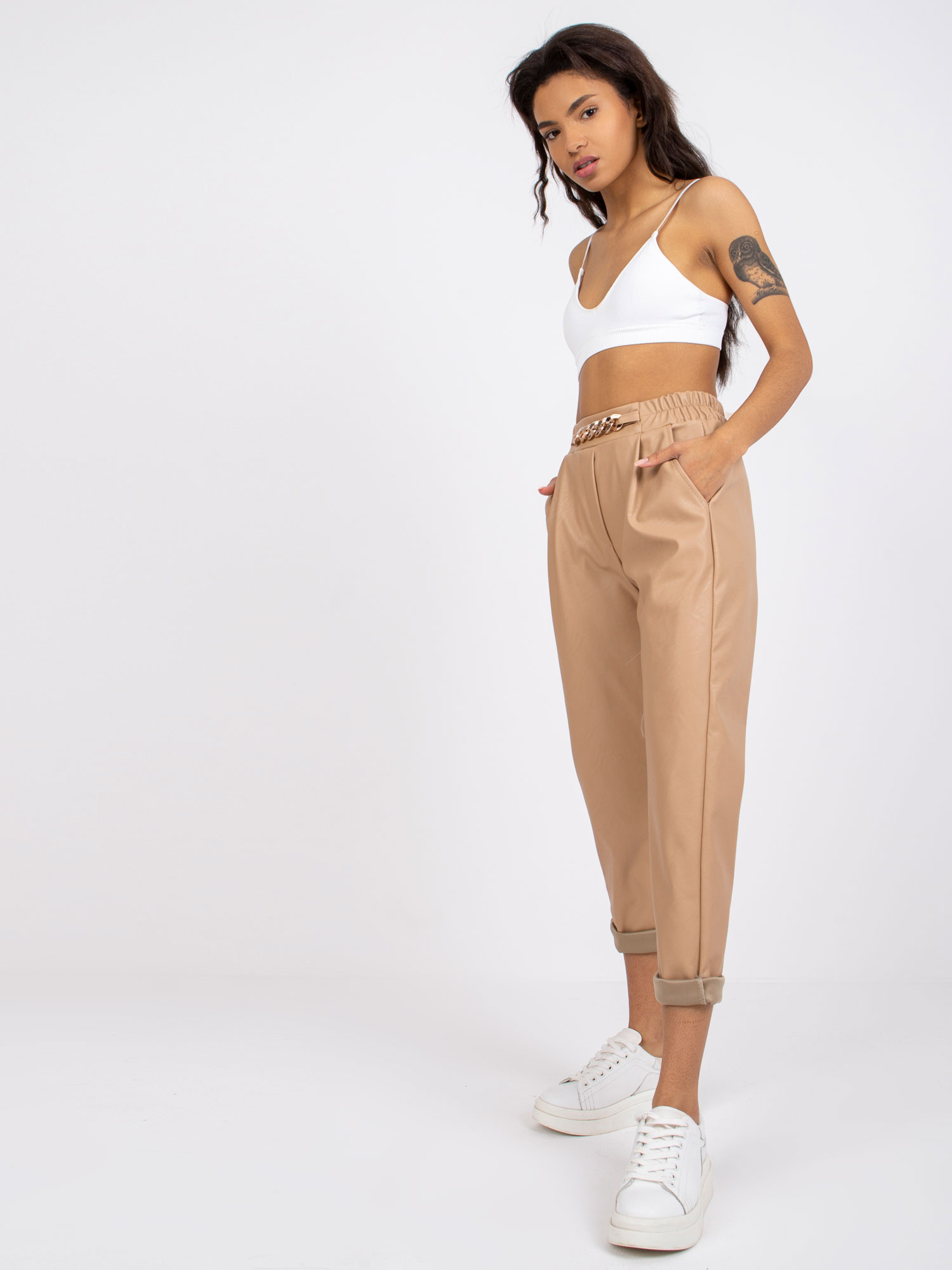 Beige Damenhosen aus Kunstleder Porto.