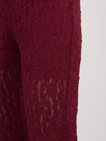 Burgundowe koronkowe spodnie z gumką w pasie