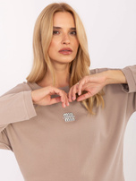 Ciemnobeżowa bawełniana bluzka z napisem