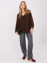 Tmavě hnědý oversize svetr boucle s výstřihem do V.