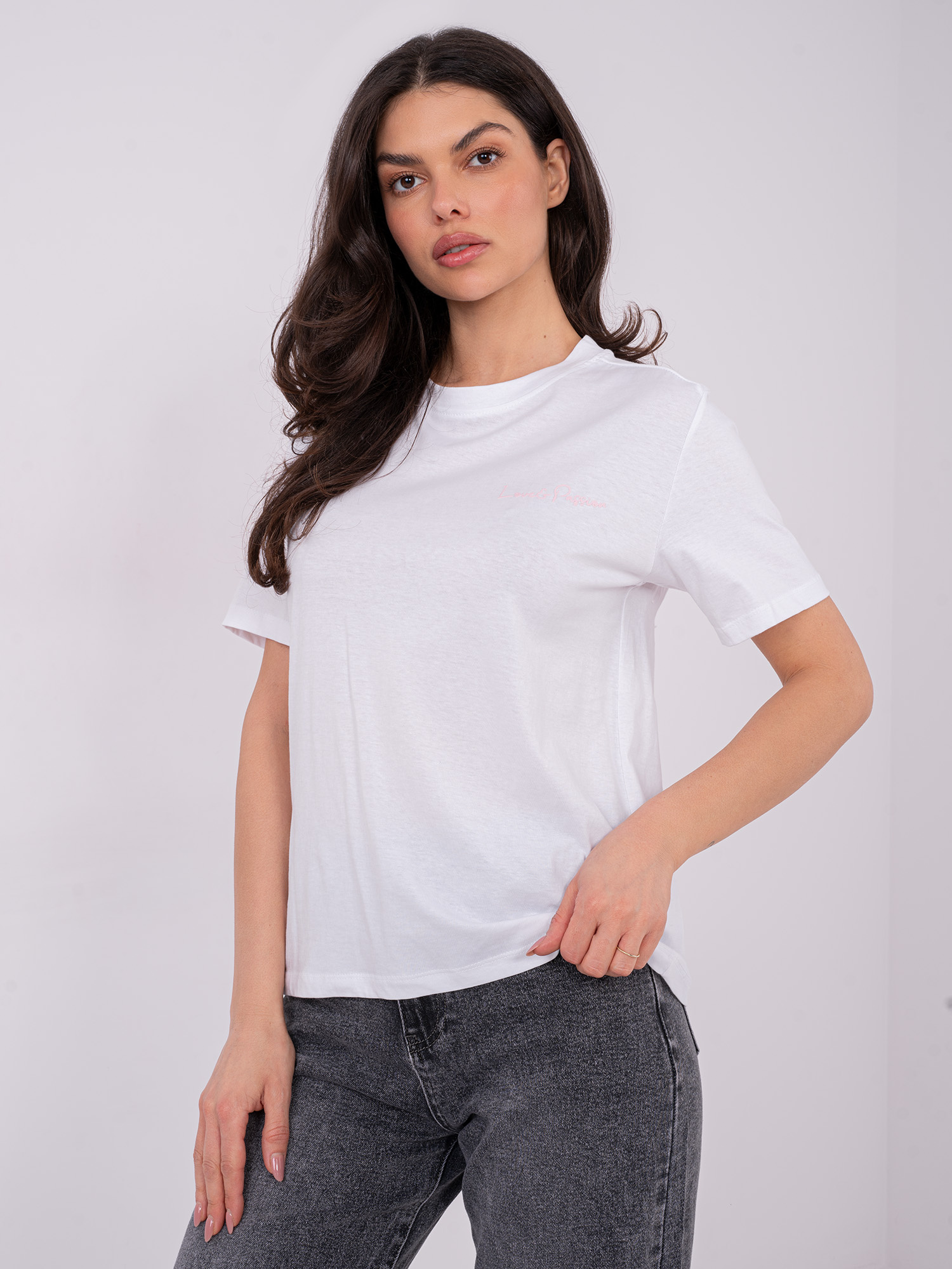 Bílý dámský tričko s nápisem SUBLEVEL.