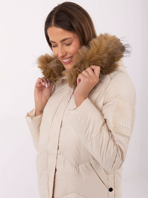 Jasnobeżowa puchowa kurtka z pikowaniem