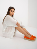 Hurt Biała sukienka dzianinowa oversize z dodatkiem wełny