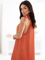 Ciemnopomarańczowa koktajlowa sukienka z dekoltem halter RUE PARIS  