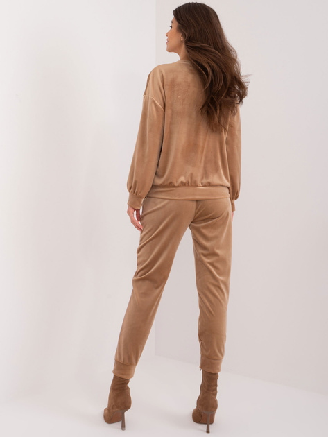 Hurt Ciemnobeżowy komplet welurowy ze spodniami