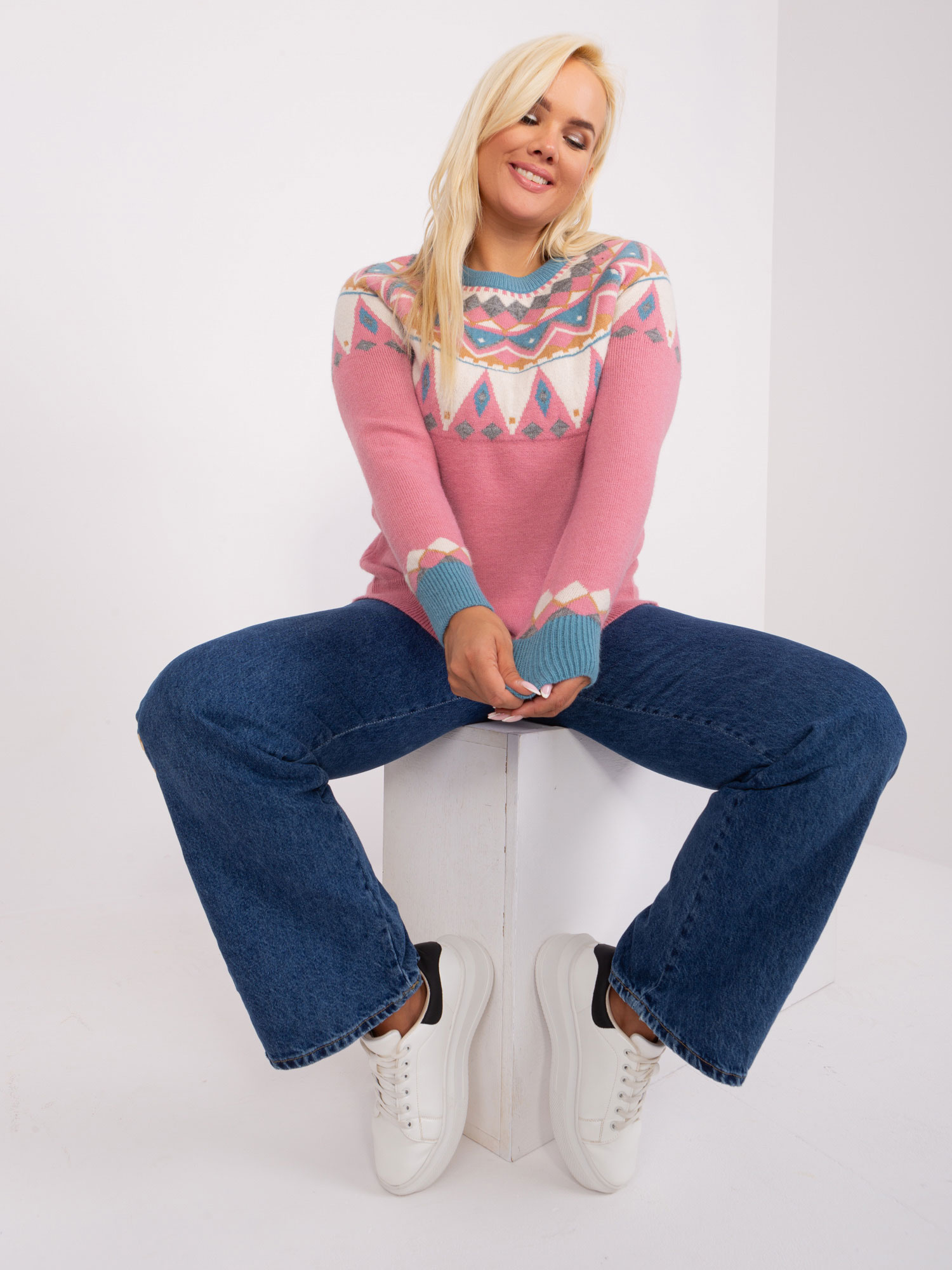 Hurt Brudnoróżowy damski sweter plus size we wzory