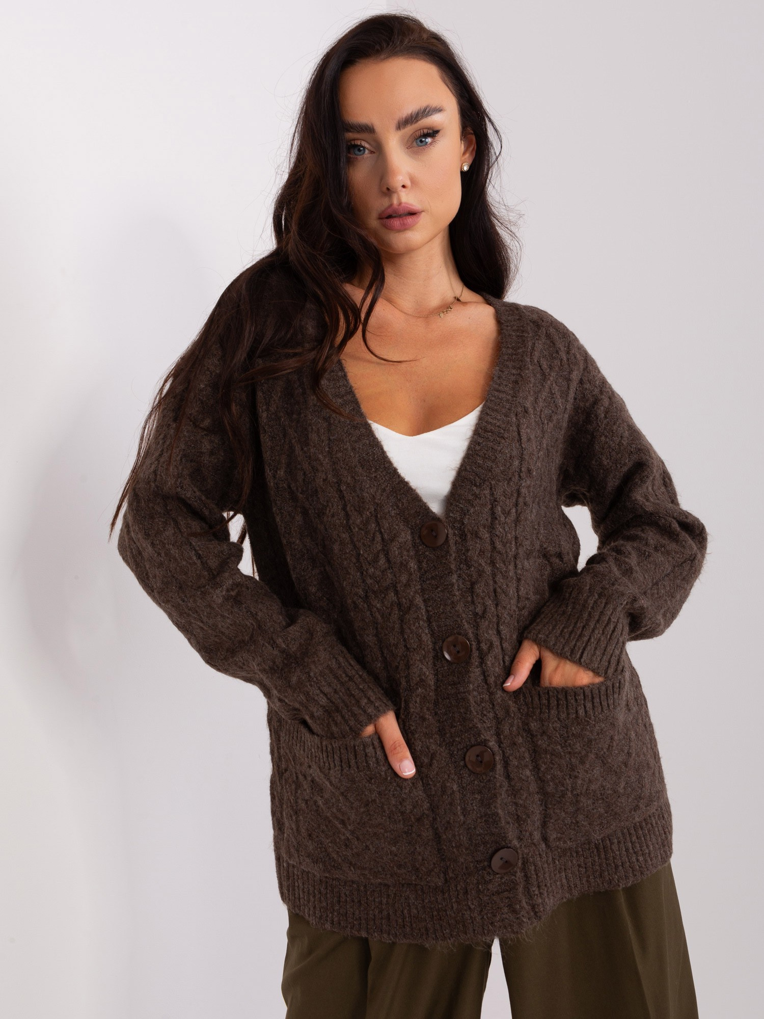 Brązowy sweter rozpinany