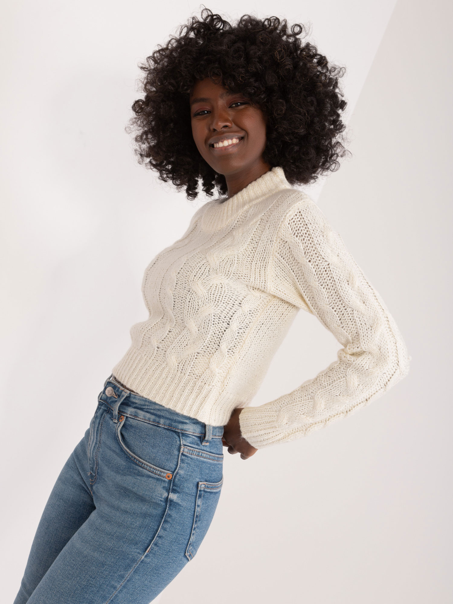 Sweter ecru