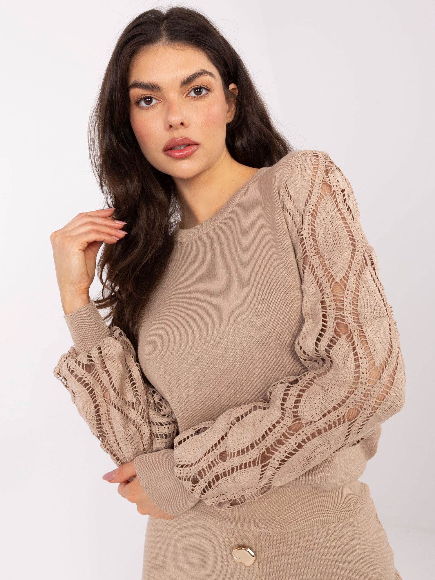 Sweter ciemny bezowy