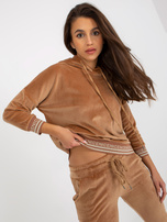 Hurtownia Camelowy miękki komplet welurowy ze spodniami 