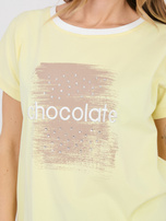 Pastellgelbe lässige Bluse mit kurzen Ärmeln.