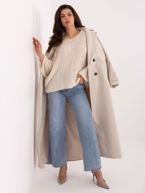 Kremowy sweter boucle z szerokimi rękawami