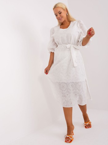 Hurt Ecru sukienka plus size z haftem angielskim