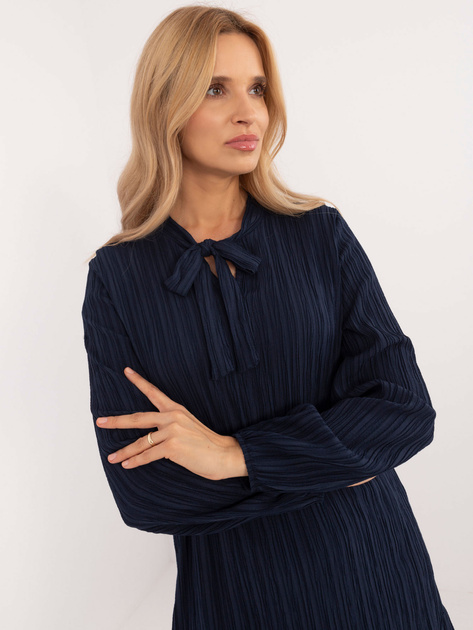 Hurt Granatowa sukienka z falbaną i długim rękawem OCH BELLA