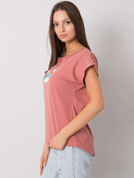 Brudnoróżowy t-shirt z nadrukiem Aloha