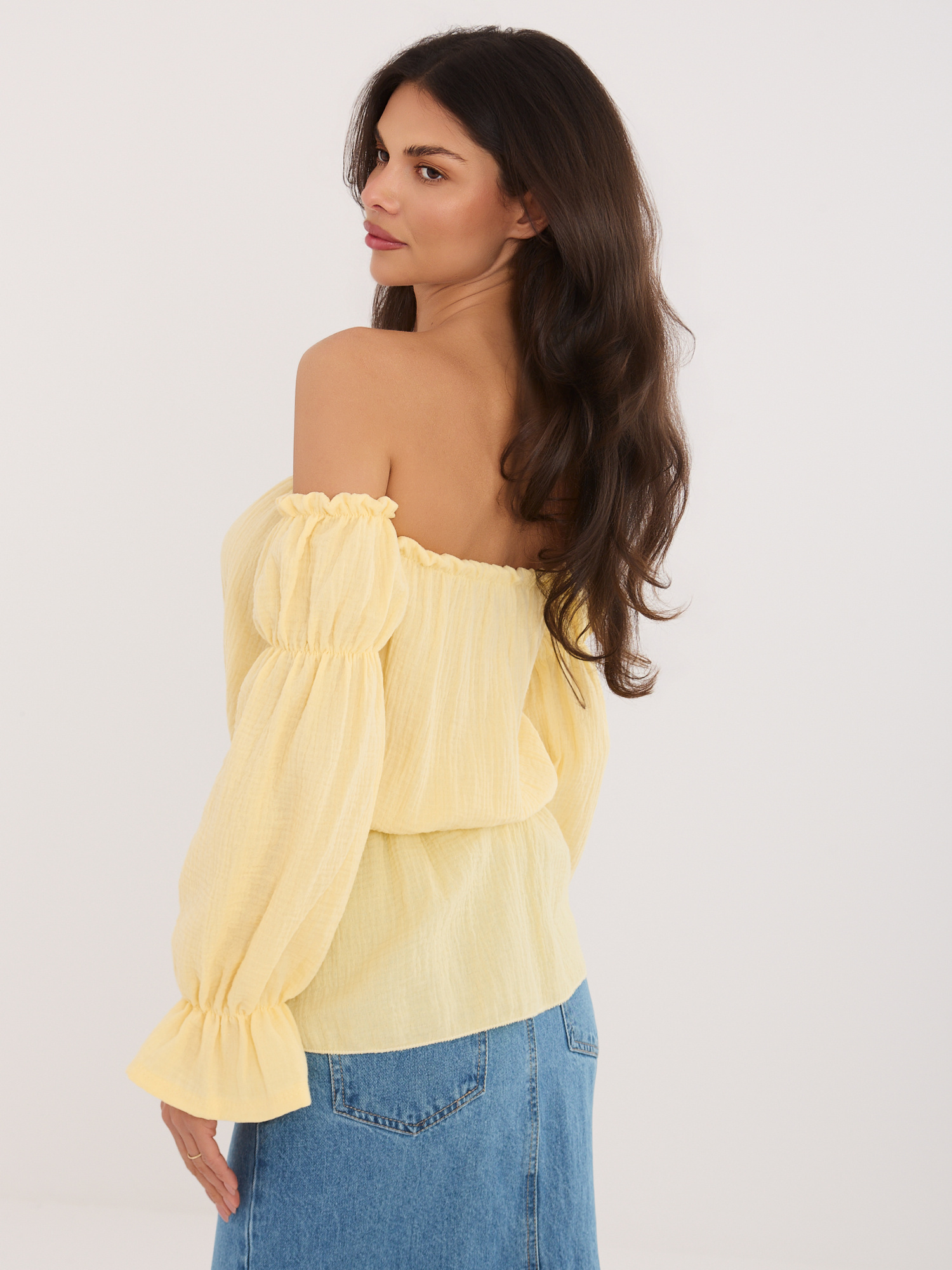 Jasnożółta muślinowa bluzka z gumką w talii