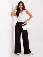 Biały prążkowany top z koronką