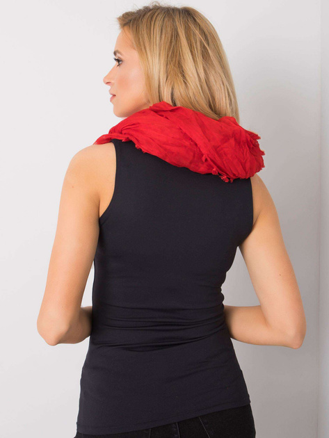 Czerwona chusta z frędzlami