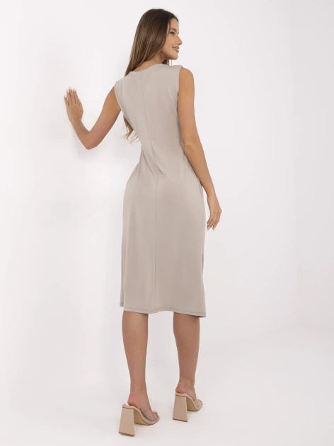 Ciemnobeżowa midi sukienka z drapowaniem