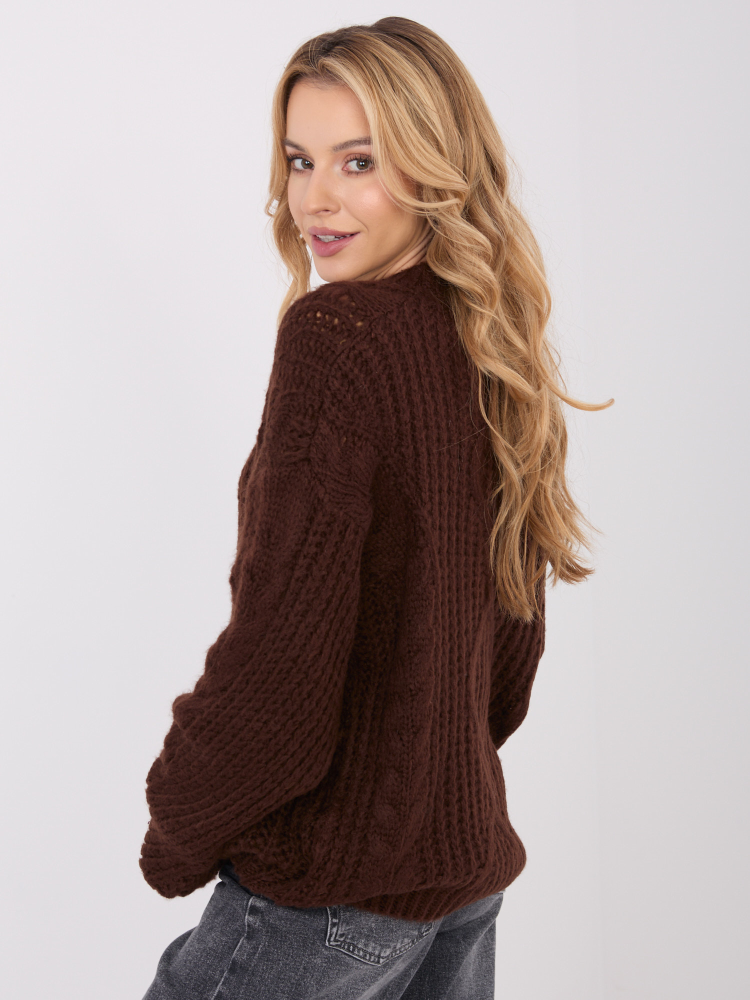 Sweter ciemny brązowy