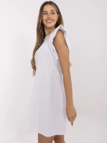 Biało-czarna letnia sukienka w groszki 