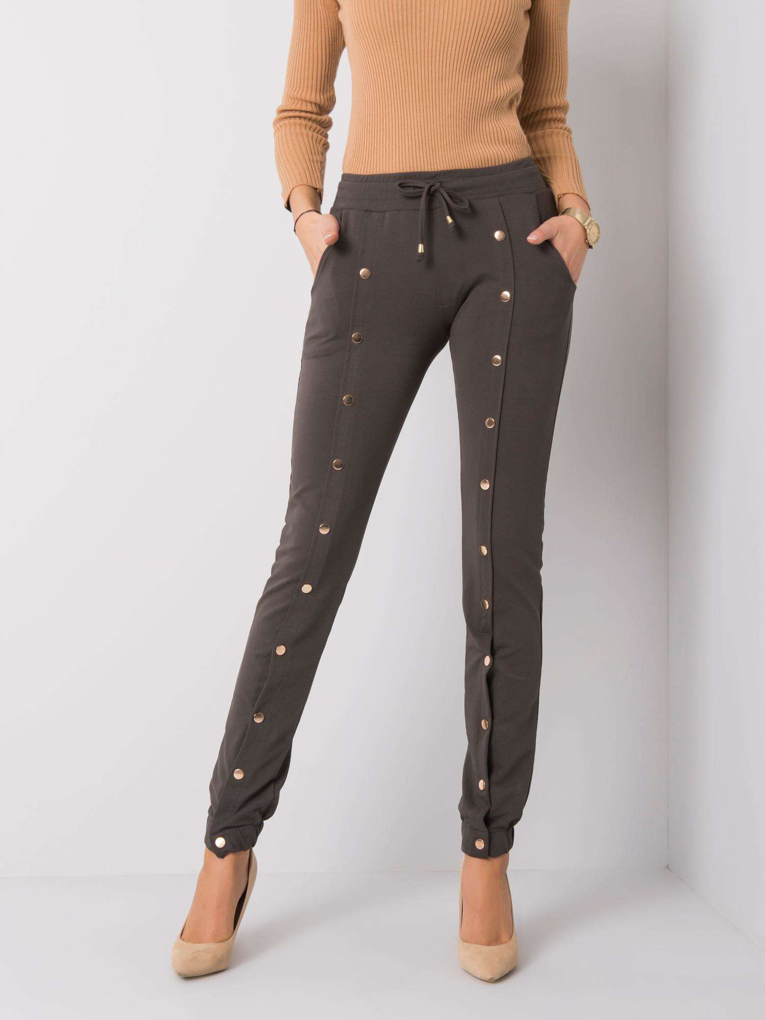 Dunkle Khaki-Hose Limma.