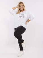 Biała damska bluzka plus size z dekoltem 3/4