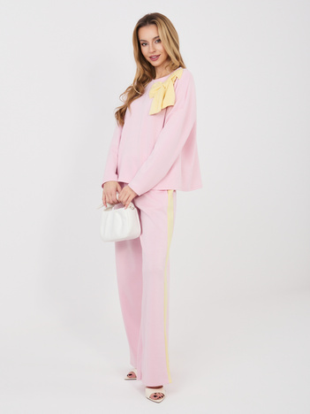 Jasnoróżowy komplet z kontrastową kokardą  RUE PARIS