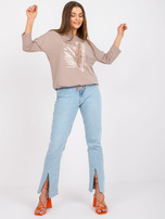 Ciemnobeżowa bluzka z aplikacją Sara 