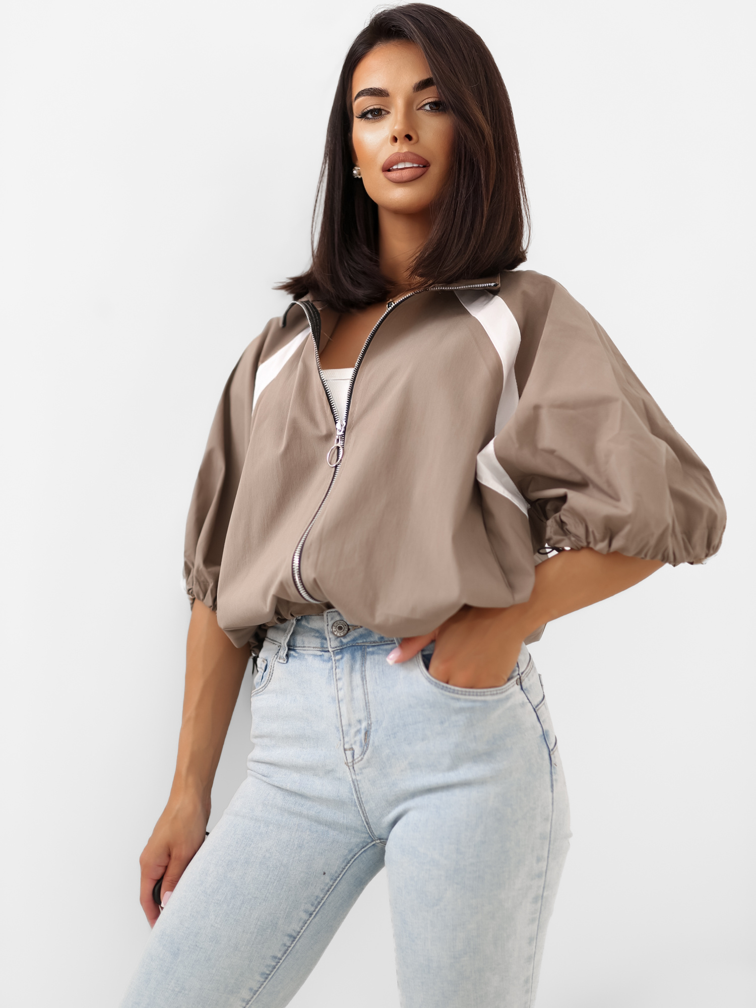Fango Damen Windjacke mit Gummizügen.