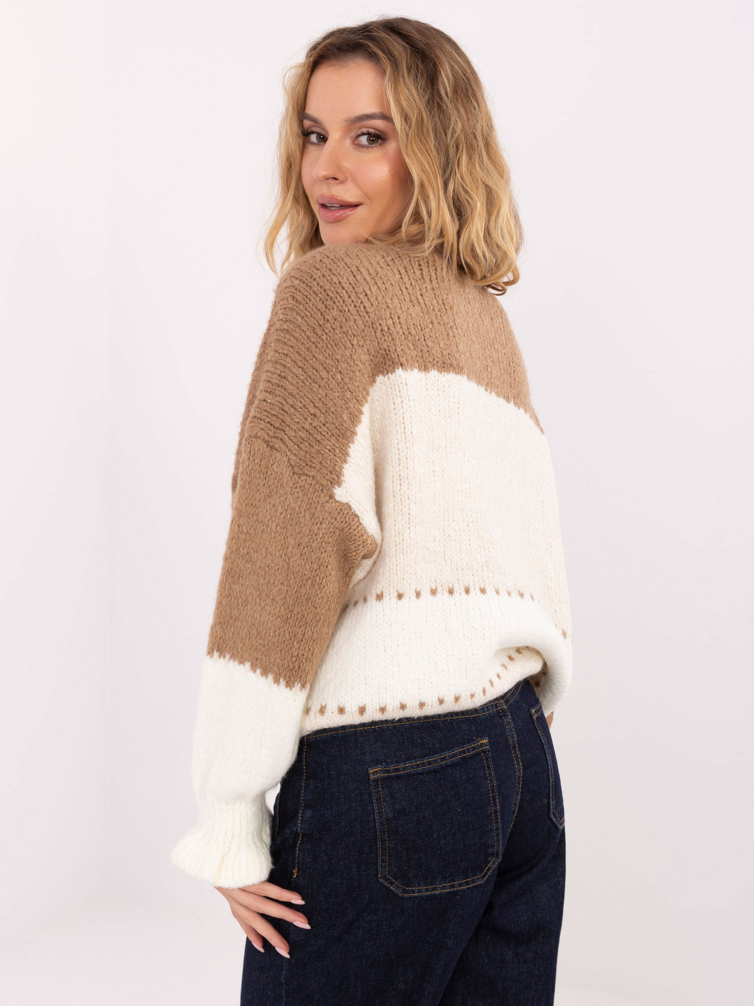 Sweter ecru