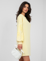 Pastelowa żółta dresowa sukienka z kieszeniami RUE PARIS 