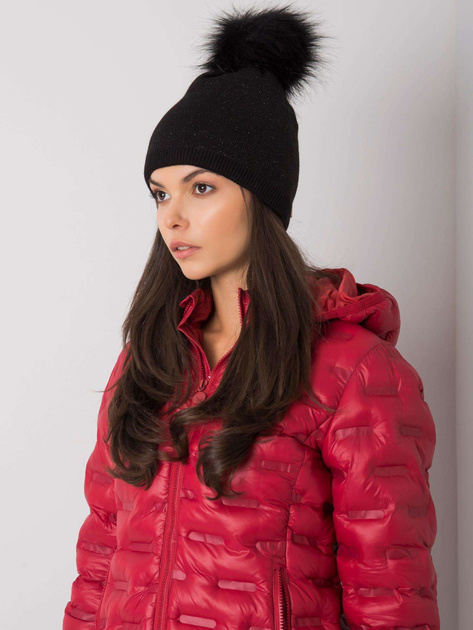 Czarna ocieplana czapka damska z pomponem