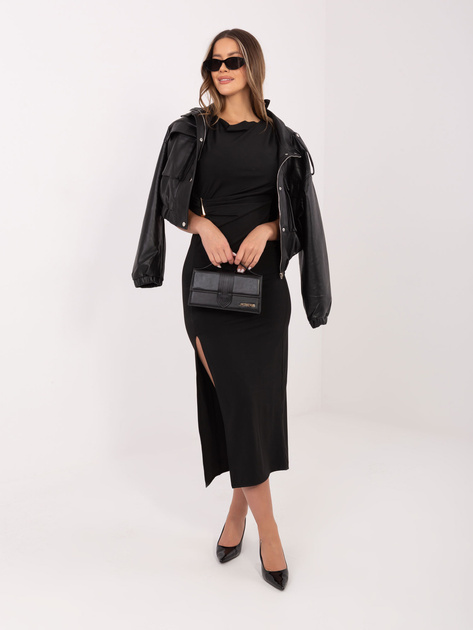 Czarna elegancka sukienka z ozdobnym detalem RUE PARIS