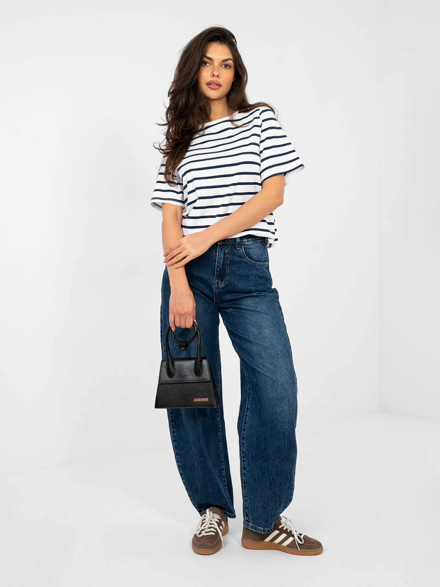 Biało-granatowy damski t-shirt basic w paski RUE PARIS  