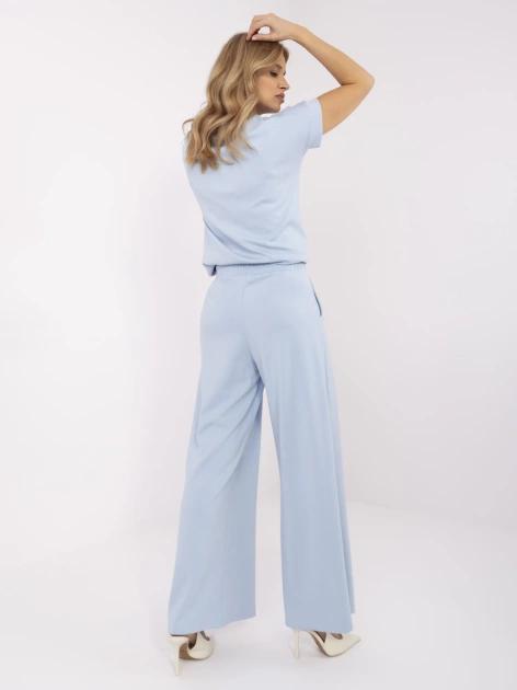 Jasnoniebieskie dresowe spodnie basic typu palazzo