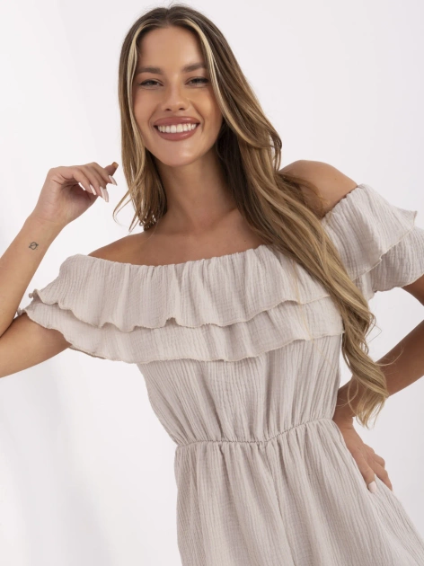 Beżowy muślinowy kombinezon hiszpanka