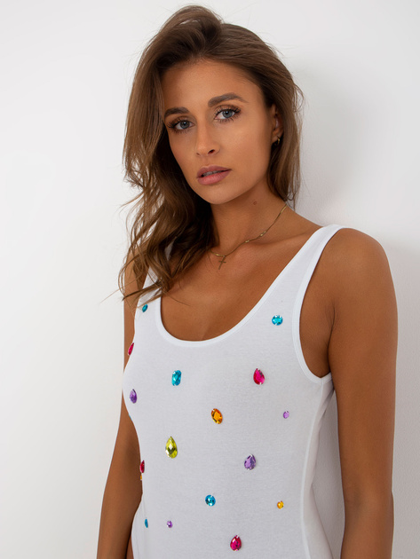 Hurtownia Białe dopasowane body z aplikacją